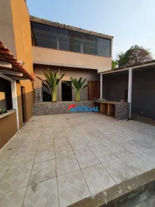Sobrado com 3 Quartos à venda, 225m² no Pedrinhas, Porto Velho