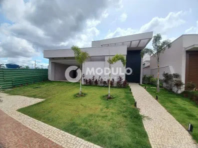 Casa de Condomínio com 3 Quartos para alugar, 234m² no Jardim Sul, Uberlândia