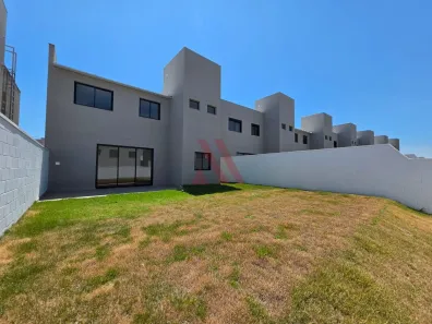 Casa de Condomínio com 3 Quartos à venda, 150m² no Jardins Berlim, Senador Canedo