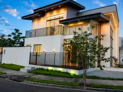 Casa com 3 Quartos à venda, 170m² no Ponta Negra, Manaus