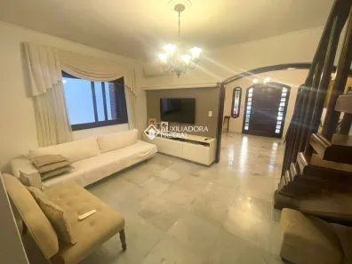 Casa com 4 Quartos para alugar, 173m² no Santa Cecília, Porto Alegre