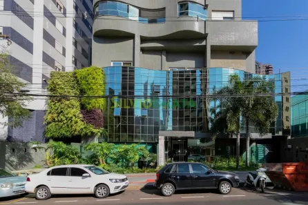 Apartamento com 4 Quartos para alugar, 217m² no Zona 01, Maringá