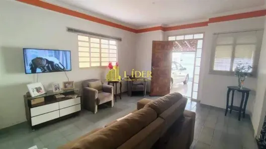Casa com 3 Quartos à venda, 150m² no Santa Mônica, Uberlândia