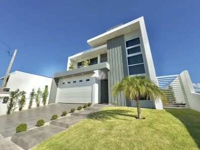Casa de Condomínio com 4 Quartos à venda, 250m² no Camobi, Santa Maria