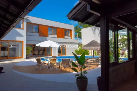 Casa de Condomínio com 4 Quartos à venda, 530m² no Rio Tavares, Florianópolis