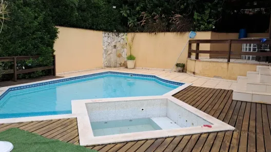 Casa com 4 Quartos para alugar, 264m² no Engenho do Mato, Niterói