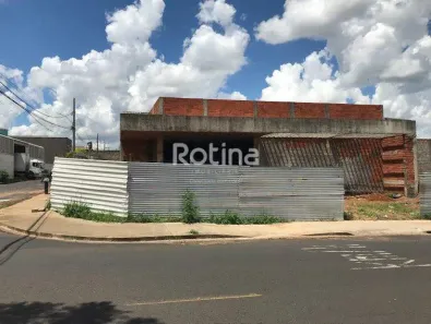 Prédio Comercial para alugar, 240m² no Santa Luzia, Uberlândia