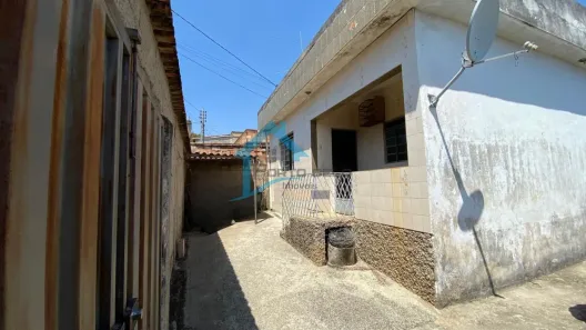 Casa com 7 Quartos à venda, 360m² no Jardim Laguna, Contagem