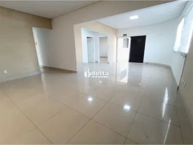 Ponto Comercial com 3 Quartos para alugar, 210m² no Centro, Uberlândia