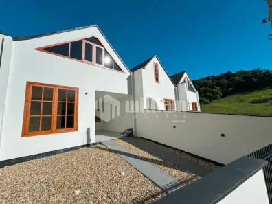 Casa com 3 Quartos para alugar, 150m² no Nova Brasília, Brusque