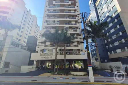 Apartamento com 2 Quartos para alugar, 77m² no Centro, Florianópolis
