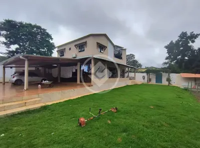 Casa de Condomínio com 4 Quartos à venda, 242m² no Mira-flores, Hidrolândia