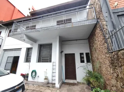 Casa com 3 Quartos para alugar, 150m² no Passo da Areia, Porto Alegre