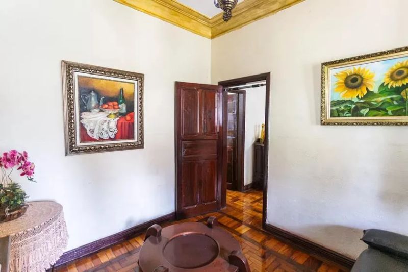 Casa com 5 quartos — Santo Antônio, Belo Horizonte