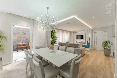 Casa de Condomínio com 3 Quartos à venda, 280m² no Uberaba, Curitiba