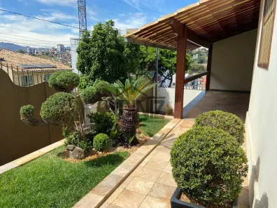 Casa com 3 Quartos à venda, 274m² no Fernão Dias, Belo Horizonte