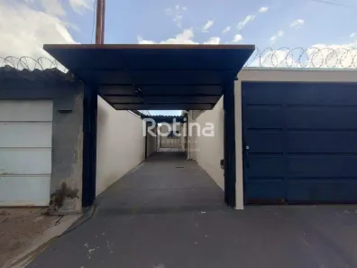 Casa com 3 Quartos para alugar, 80m² no Luizote de Freitas, Uberlândia