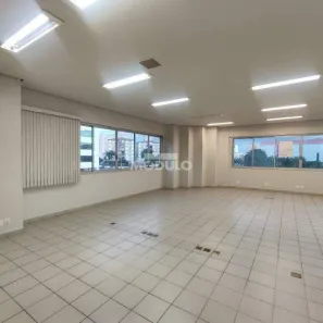 Sala Comercial para alugar, 211m² no Tabajaras, Uberlândia
