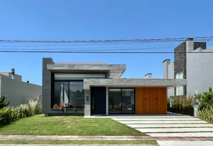 Casa de Condomínio com 4 Quartos à venda, 194m² no XANGRI-LÁ, Xangri-lá