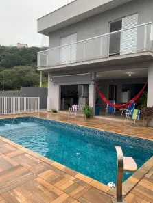 Casa com 3 Quartos para alugar, 168m² no Taipas De Pedras (Mailasqui), São Roque