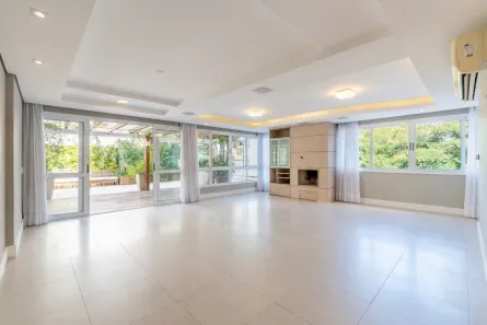 Apartamento com 3 Quartos à venda, 230m² no Três Figueiras, Porto Alegre