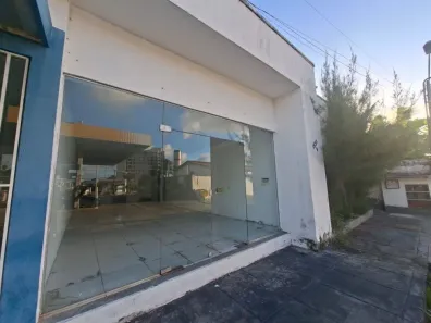 Ponto Comercial para alugar, 57m² no Itaperi, Fortaleza