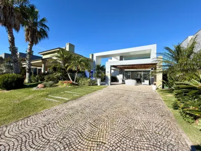 Casa de Condomínio com 4 Quartos à venda, 300m² no , Xangri-Lá