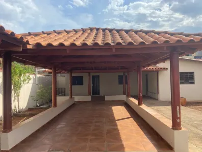 Casa com 5 Quartos à venda, 360m² no Setor Santa Rita, Goiânia