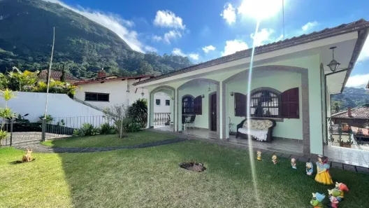 Casa com 3 Quartos à venda, 500m² no Retiro, Petrópolis