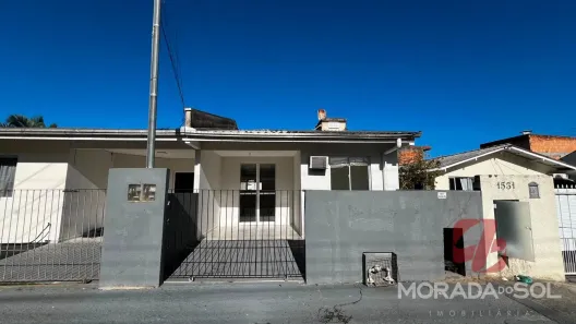 Casa com 2 Quartos para alugar, 55m² no Morretes, Itapema
