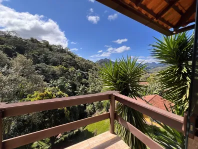 Casa com 4 Quartos para alugar, 200m² no Lumiar, Nova Friburgo