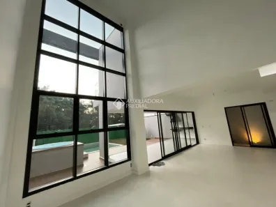 Sobrado com 4 Quartos à venda, 341m² no Represa, Ribeirão Pires