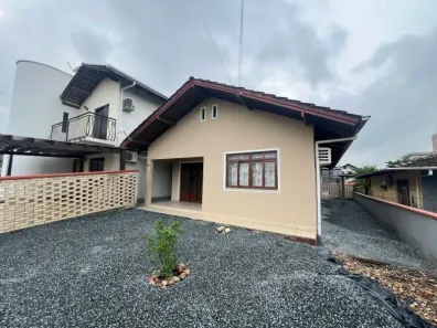com 3 Quartos para alugar, 135m² no Quintino, Timbó