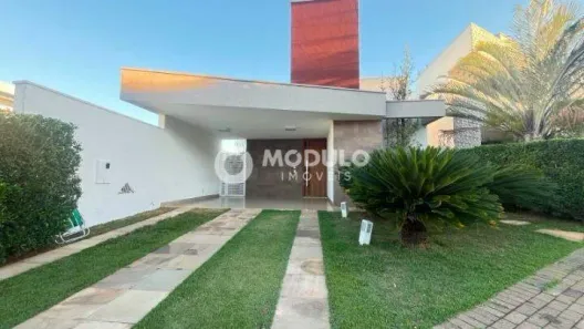 Casa de Condomínio com 3 Quartos para alugar, 175m² no Jardim Botânico, Uberlândia