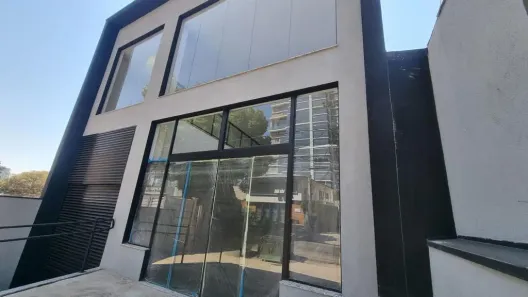 Prédio Comercial para alugar, 630m² no Cambuí, Campinas