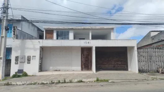 Casa com 3 Quartos para alugar, 1300m² no Jardim Petrolar, Alagoinhas