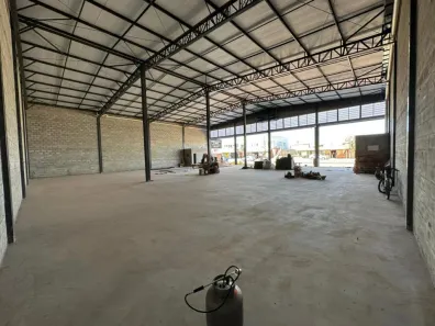 Galpão/Depósito/Armazém para alugar, 300m² no Independência, Aparecida de Goiânia