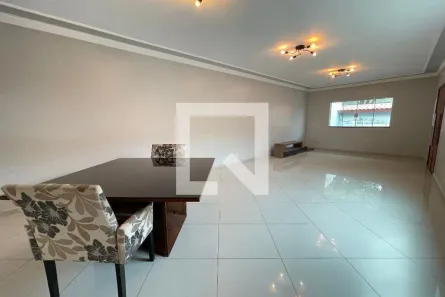 Casa com 3 Quartos à venda, 240m² no Jardim das Vertentes, São Paulo
