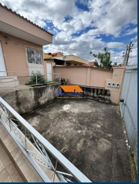 Casa com 3 quartos — Alípio de Melo, Belo Horizonte