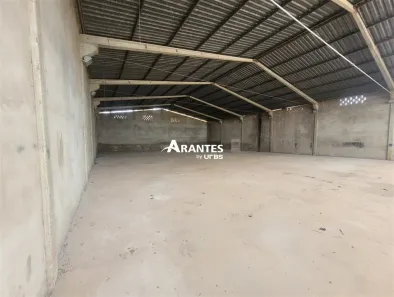Galpão/Depósito/Armazém à venda, 800m² no Nossa Senhora das Graças, Uberlândia