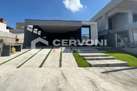 Casa com 3 Quartos para alugar, 160m² no Bairro do Grama, Caçapava