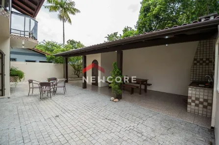 Sobrado com 3 Quartos à venda, 160m² no Morrinhos, Bombinhas