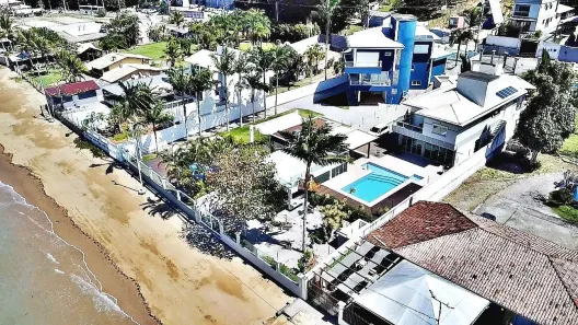 Casa com 4 Quartos para alugar, 400m² no São Miguel (Guaporanga), Biguaçu