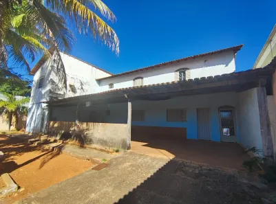Casa com 3 Quartos à venda, 1000m² no Vila Vicentina, Brasília