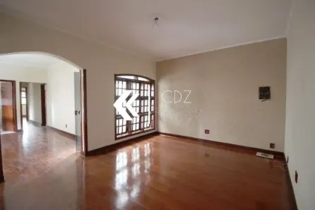 Casa com 3 Quartos para alugar, 220m² no Vila Jardini, Sorocaba