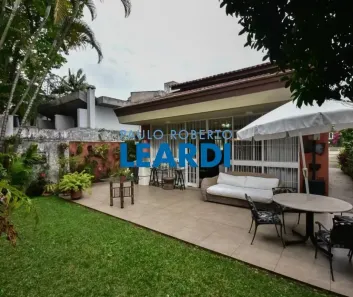 Casa de Condomínio com 4 Quartos à venda, 280m² no Jardim Leonor, São Paulo