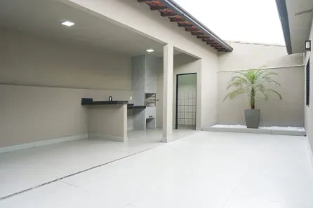 Casa com 3 Quartos à venda, 260m² no Santa Mônica, Uberlândia