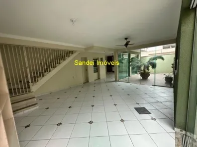 Casa com 5 Quartos para alugar, 230m² no Vila Hortência, Sorocaba
