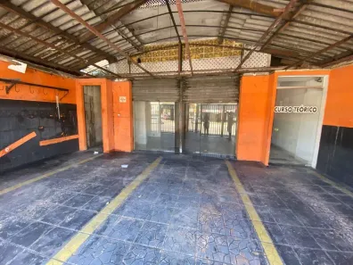 Prédio Comercial para alugar, 200m² no São Jorge, Santos