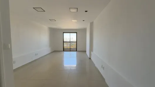 Sala Comercial para venda ou aluguel, 32m² no Pici, Fortaleza